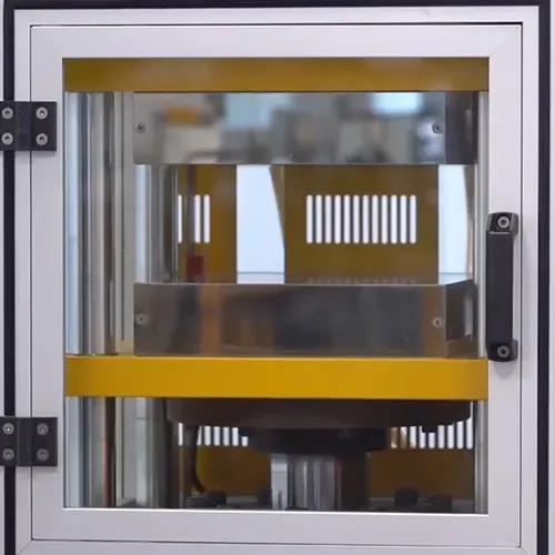 Equipos de laboratorio en funcionamiento